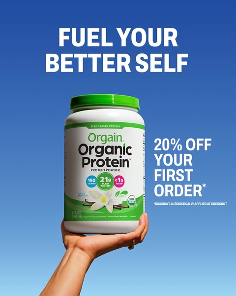 A high-contrast 4:5 ad creative showcasing a tub of organic protein powder held against a solid blue background with a clear discount offer.